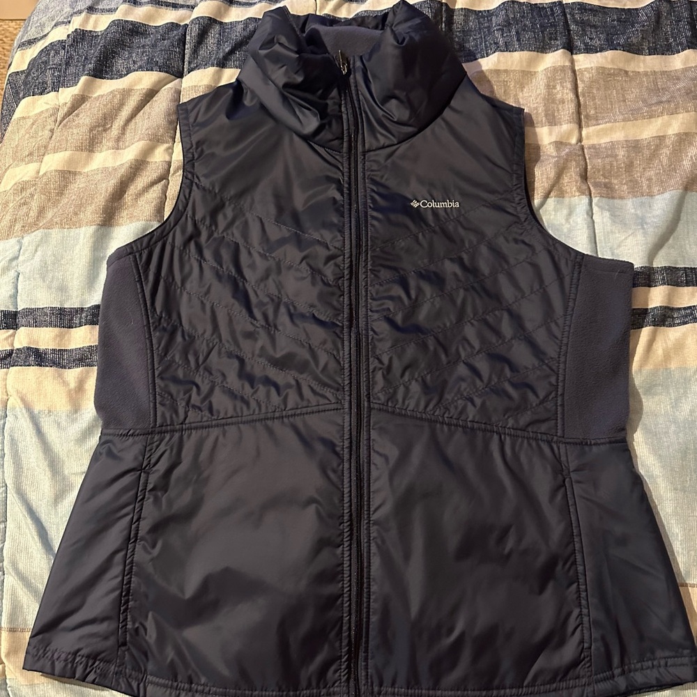 Columbia Blue Quilted Vest for Warmth and Style